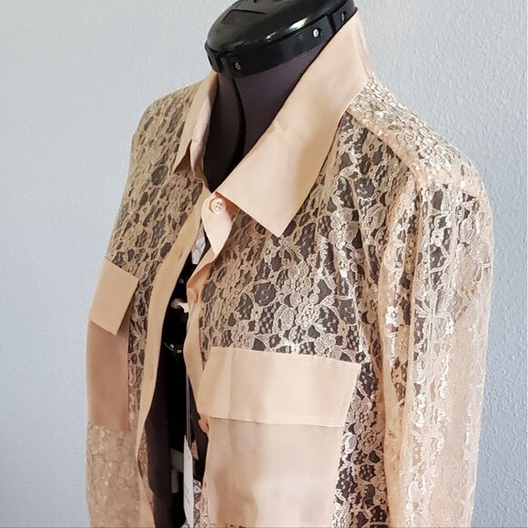 NWT Victoria's Secret Women's Button-down Shirt Medium Peach Lace Top - Picture 7 of 11